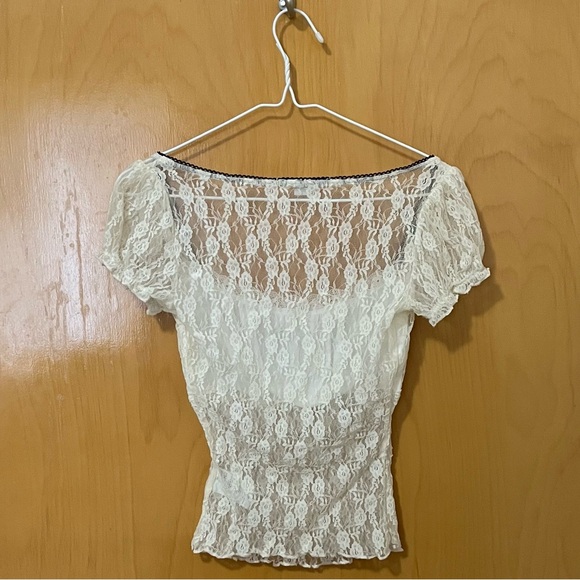 Urban Outfitters Kimchi Blue Malka Sheer Ivory Black Lace Top - Picture 2 of 9